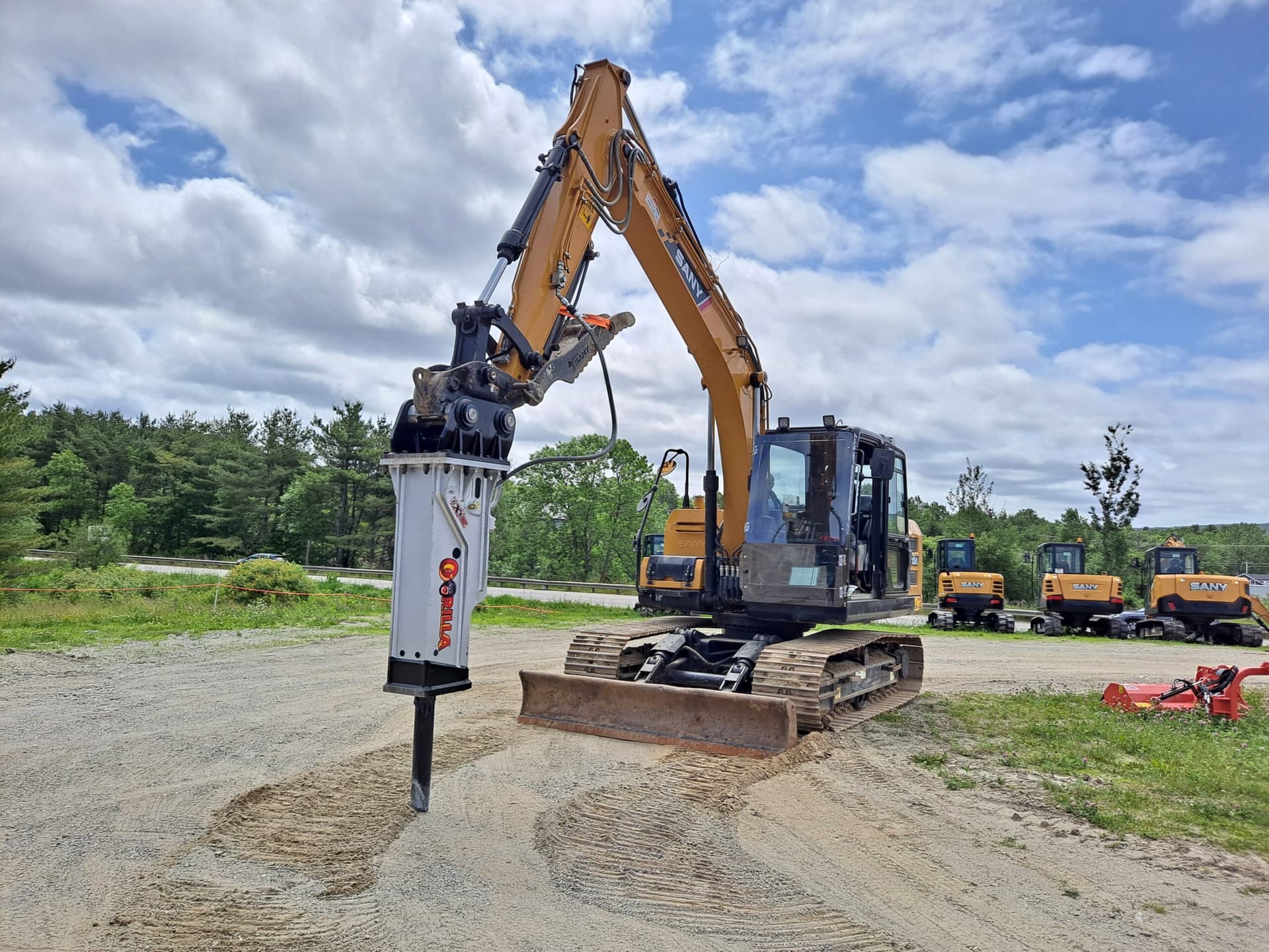 Sany SY135C Small Excavator with 3,500 lb Hammer