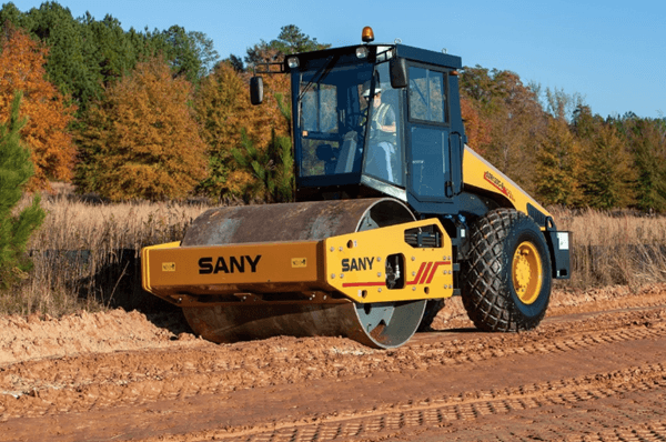 SANY Compaction Roller smoothing out ground