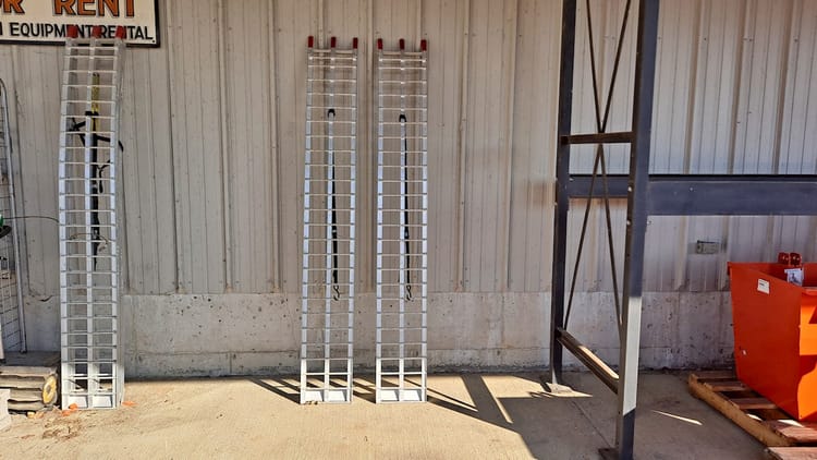 712 7’x12″ Loading Ramps – Pair