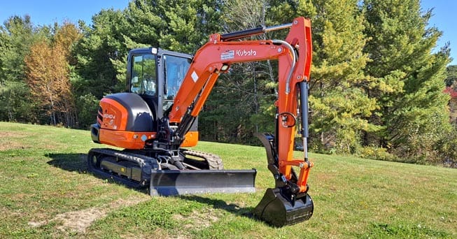 Kubota KX040-4R3A Compact Excavator – 10,000 lbs