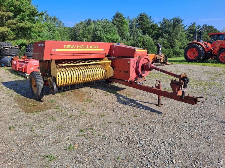 New Holland 316 Square Baler – 75281C