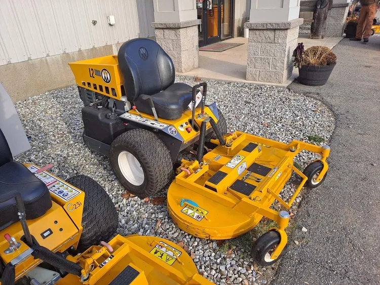 2024 Walker MB27iSD Commercial Zero Turn Mower