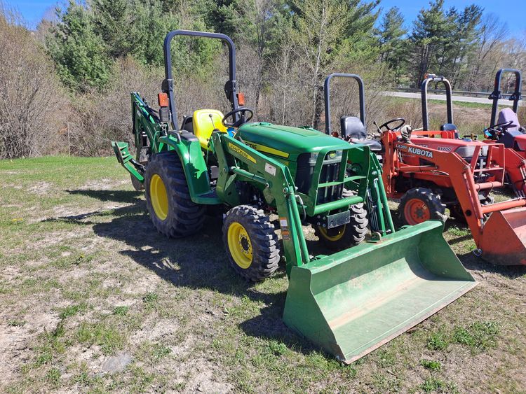 John Deere 3025E Compact Utility Tractor